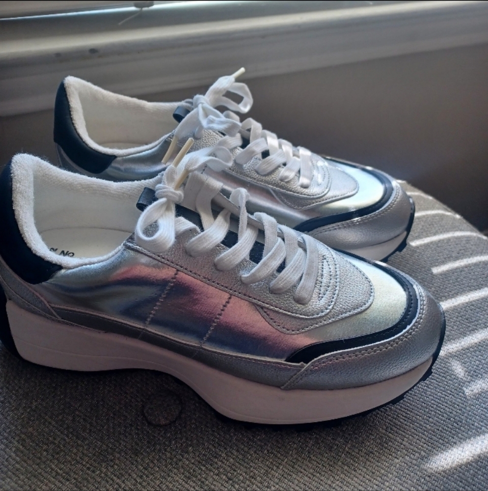 NOBO Silver Mettalic Platform Sneakers Wmns sz 9.5